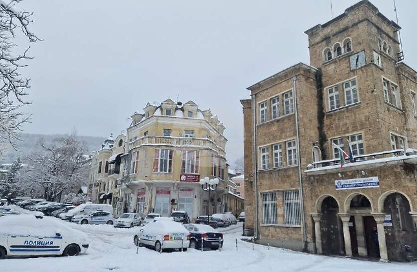 ������� ��������� 37-������� ����� �� �������, ������� � ��� 2,3 ������� �������