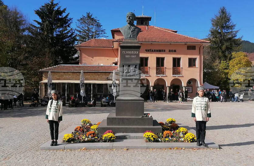 � ������-���������� ����� �� �������� 148 ������ �� �������������� �� �����