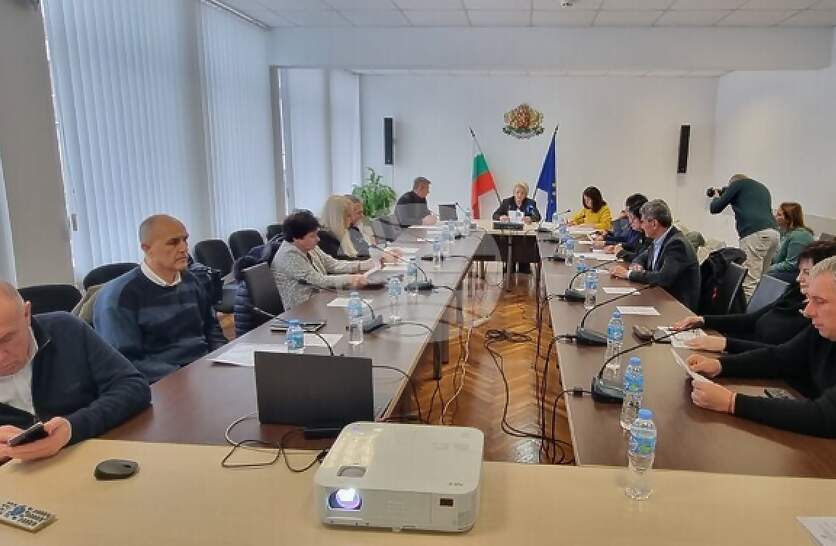 �������� �������������� ������ �� ����������� �� ������������ � �������� ��� ����������� �� ������ �������� � �����