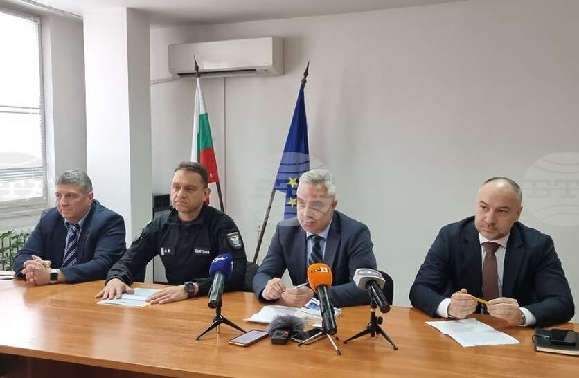 ����� 700 �� ��������� �� ����� 5,5 ���. ���� � �������� �� ���� �������