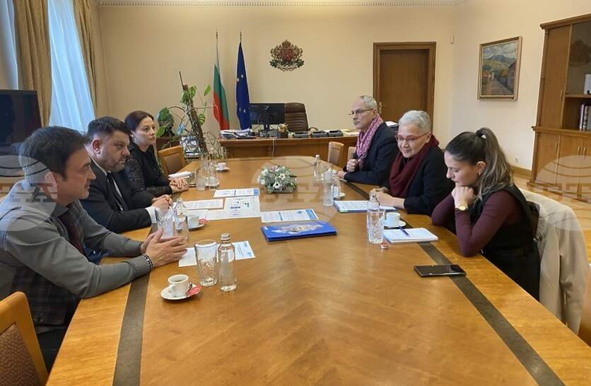 ������ ������� � ���� �������, ������������ �� ��������� ���������� �� ��������� �� ���, �������� ��������� �� ���������� � ��������� � ���