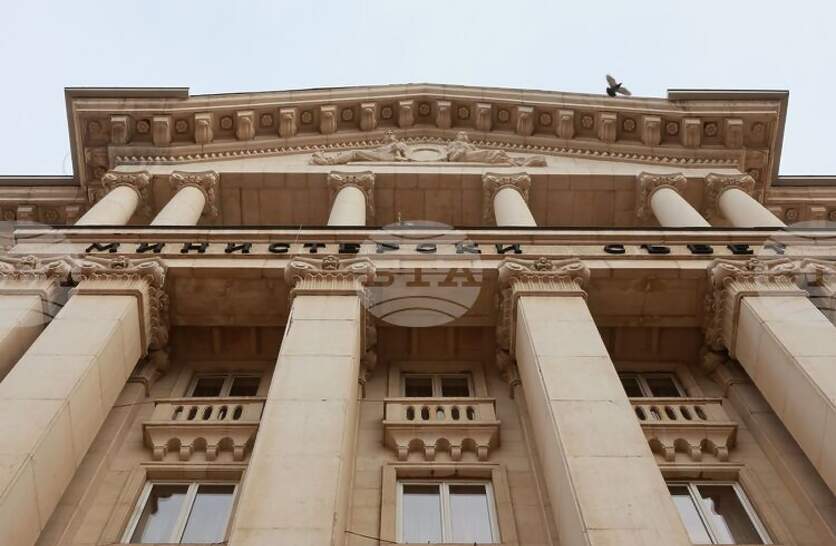 ������������� ����� � ������� ������ 57 000 ���� �� ������������ �� ���������� �� ������ �������