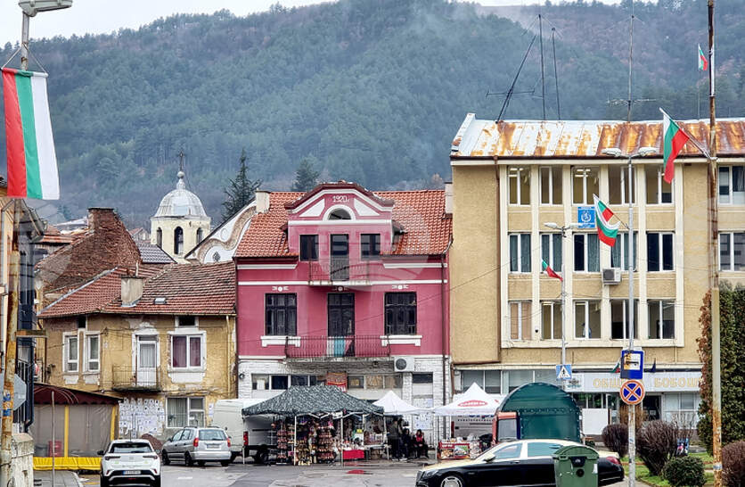 ������ �������� �� ������������ �� ������� �� ��������� ����������� � ����������� �� ������� � ������ �����, ���� ���������� �����