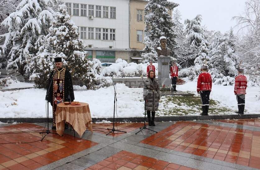 � ������ ���������� 153 �. �� ������� �� �������� �� ��������� � ����� ������