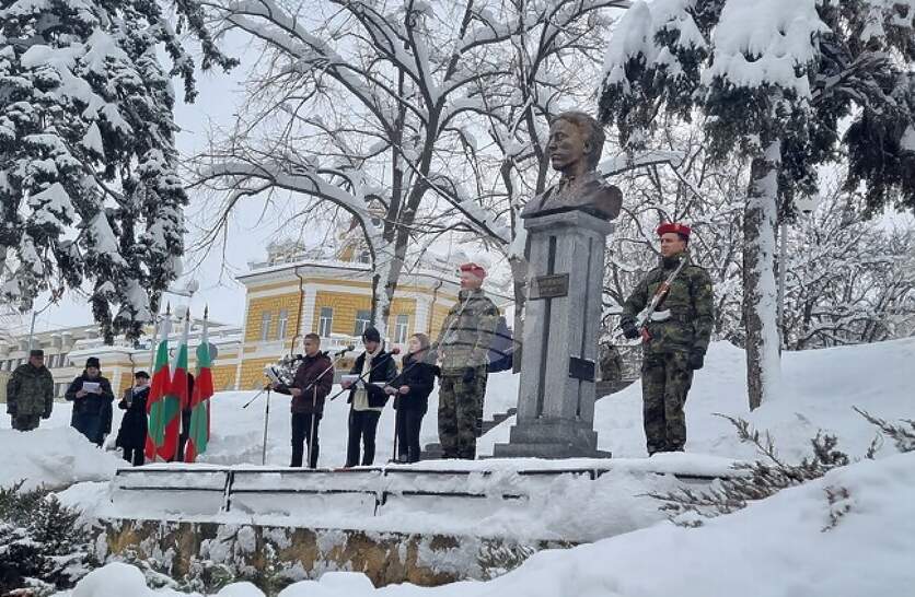 ���������������� ��������� �� 153-����������� �� ������� �� ����� ������ �� �� ������ �� 19 �������� � �����