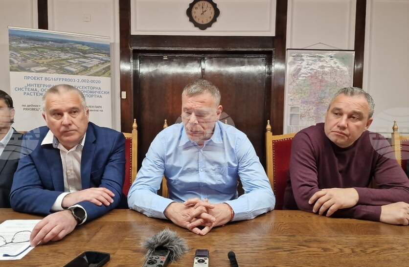 � ����� ��������� ������� ������������ �� ������ �� ����� 12,3 ���. ���� �� ���������� �� ������������ ���� �� ���� 302 ������