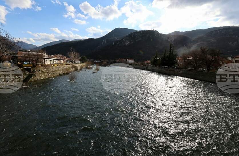 ��������� � ��� �� ��������� �� 76,42% , ���� ��������������� ����������, ��������� �� ����