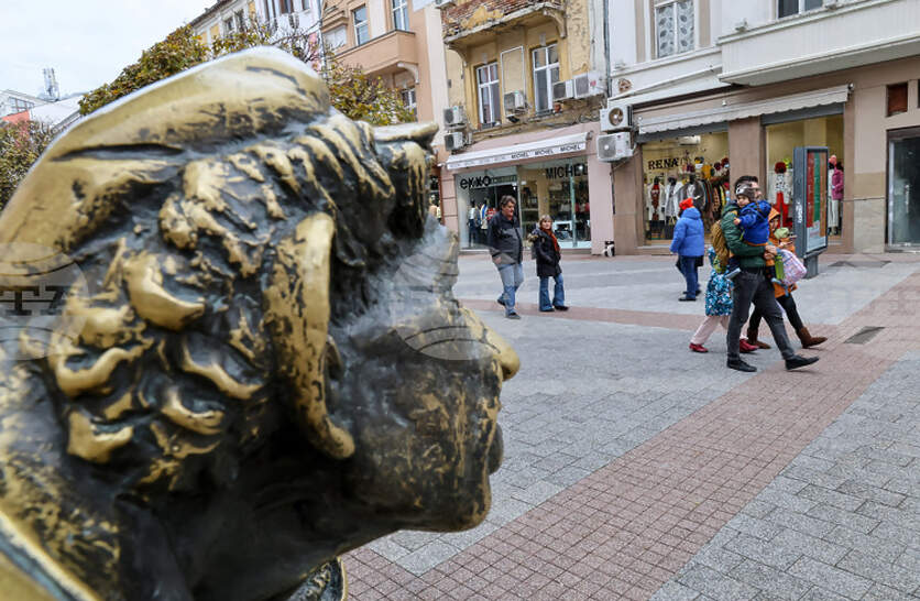 ����� 10 000 �� ���� ������������ � ������ ������� ���� 2025 ������