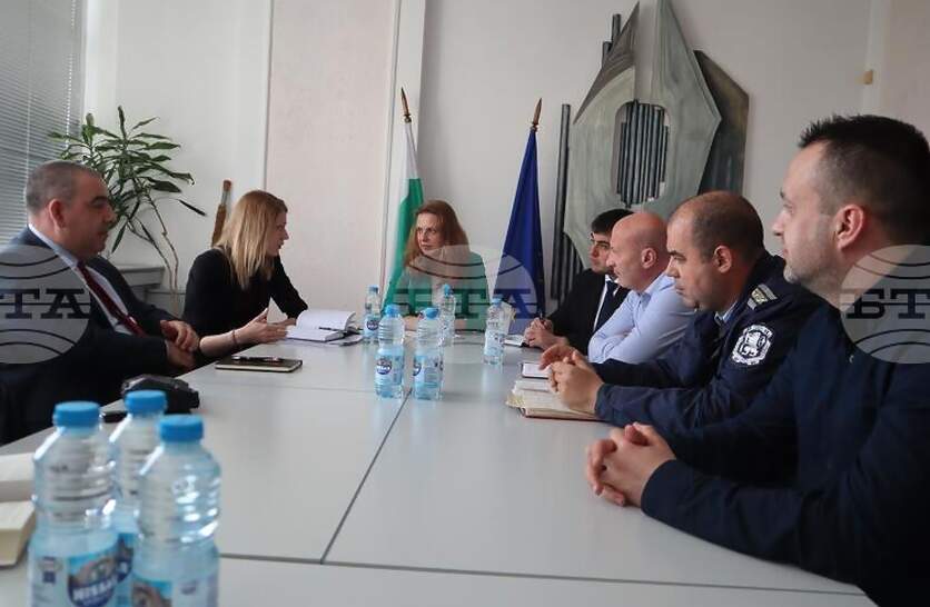 ������������� �� ������������ ���������� ������������� ������ � ������ ����� ������ e � �������o �����, �������� �� ���������� �������������