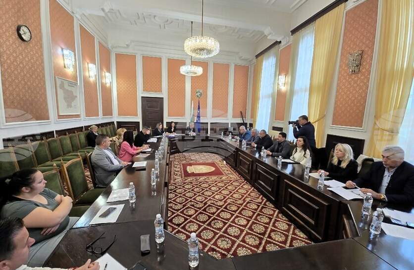 � ������ �������� � ���������� ���������� �������� �� ��������� �� ����������� ����������� ������� �� ���� �� 19 �����