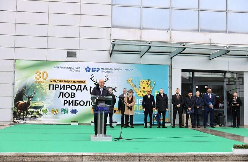 ��� 160 ����� ������������� � �������� �� 16 ������� �������� � 30-��� ������� �� �������������� ������� 