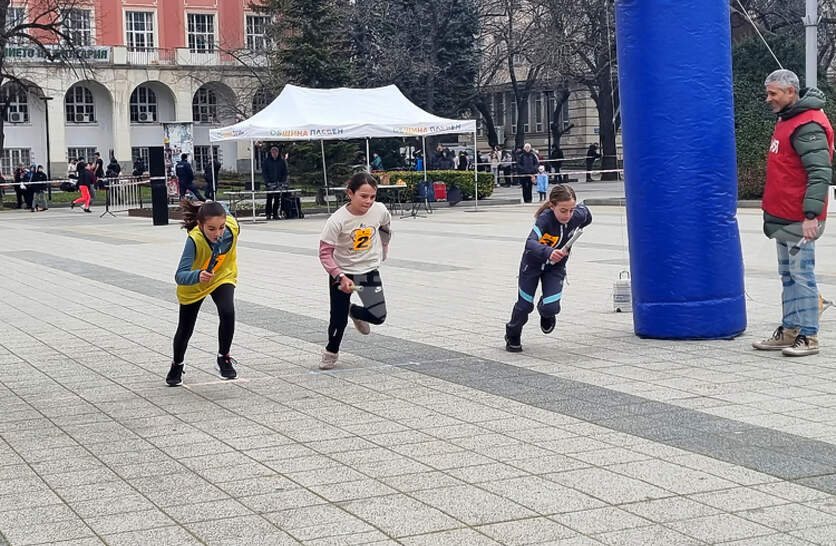 � ������ �� ������ 52-��� ������� �� ����������������� ������ � ���� ��������� �� ������������������� �����