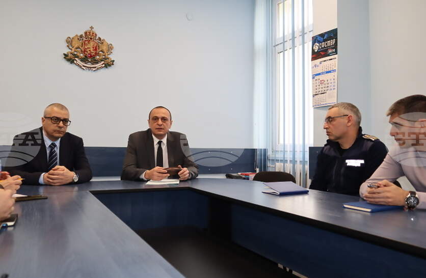 ������ ������� �������� ������ � �������� ����������� �� �������� �� ���������� �������� �� ��� ��� �����