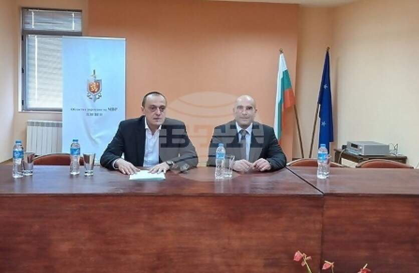 ������ ������� ����� ������� � ������ �������� �� ���������� �������� �� ��� � ������