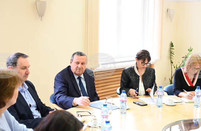 ���������� �������� ����� ������ ������ � ������������� �� ������������� ��������� ������ ���������� �� ������ �� �����