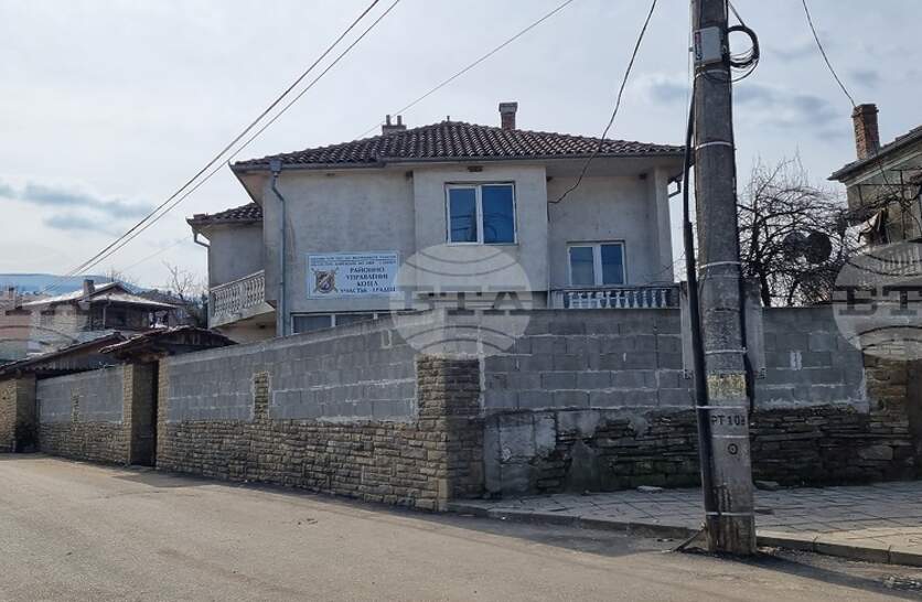 ����� ���� �� ��������� � ����������� ���� ������ �� ���� � ������� ��� ������