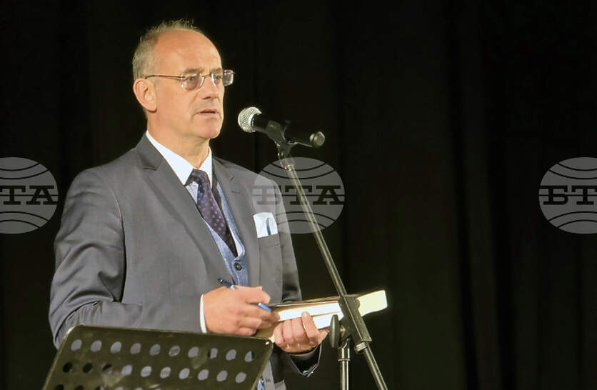 ����. ������ ����� ��������� ��� ����� ����� � ����, ��������� �� 150-����������� �� ���������� ��������