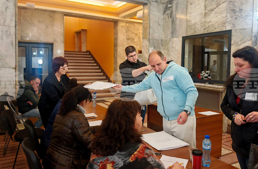 ��� 100 % ���������� ��������� � ������� ������������ ��������� �������� 47,83 %, ����� �� ����-��� � 15,87 %