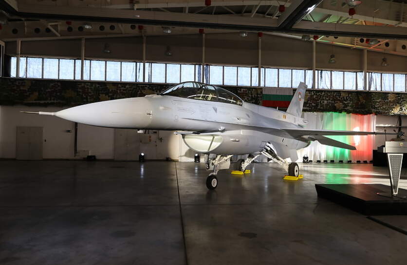             F-16,       