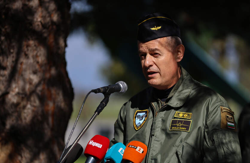         F-16  ,    ,    ,  -  