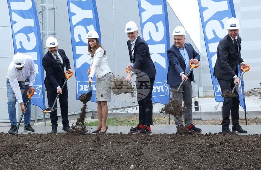 ����� ����� �� ���� ���������� � ������ �� 45 ���. ���� ���� ��������� � ������������ ���� �����-��������