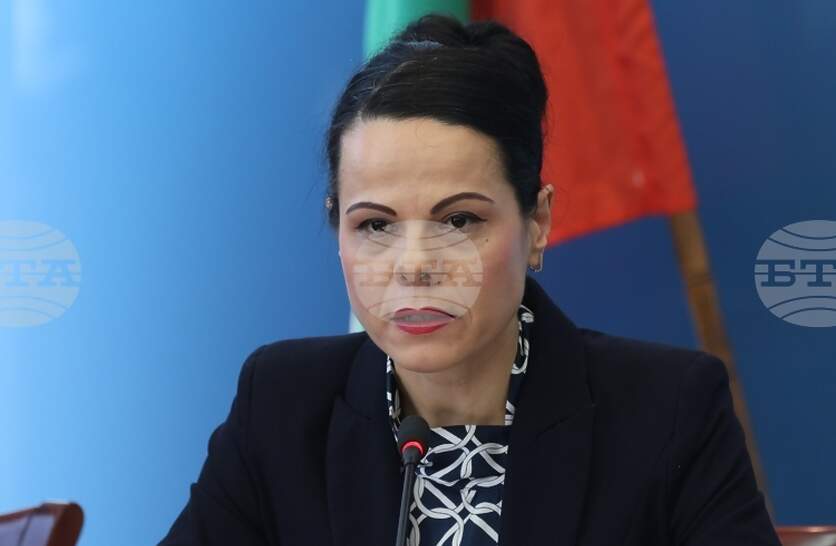 ��������� �� ���������� ������� �� 426 ���. ����, �� ����� ��� 21 ���. ���� �� ����������