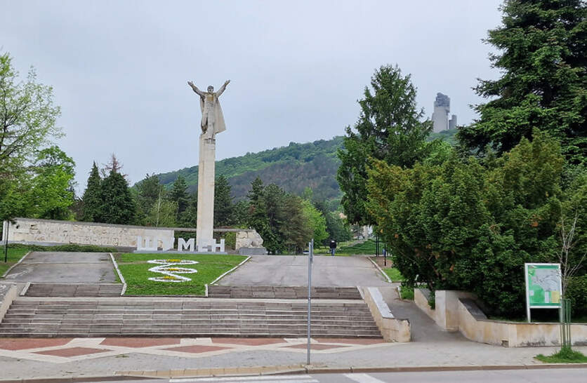           1965 ,    