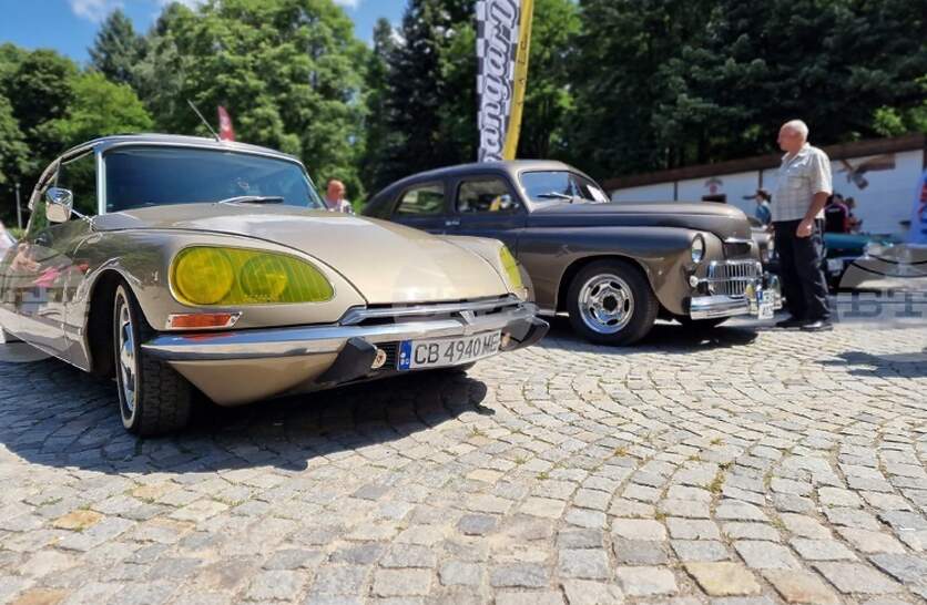   1973                