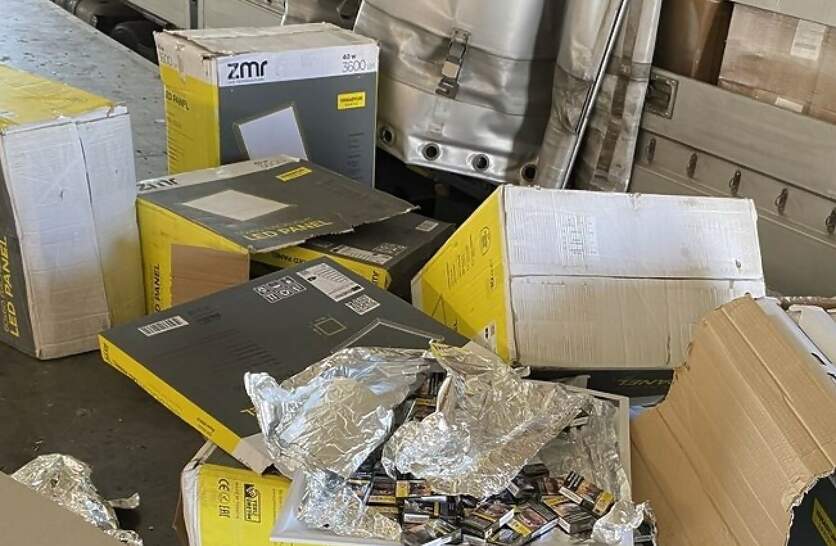                 ,  LED     