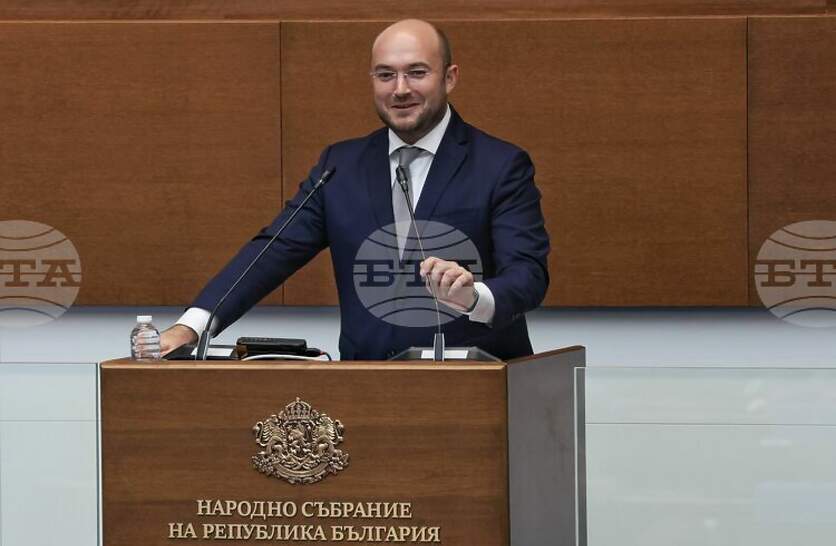     ,              