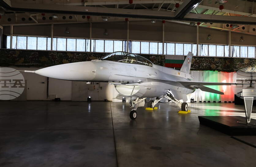                     F-16