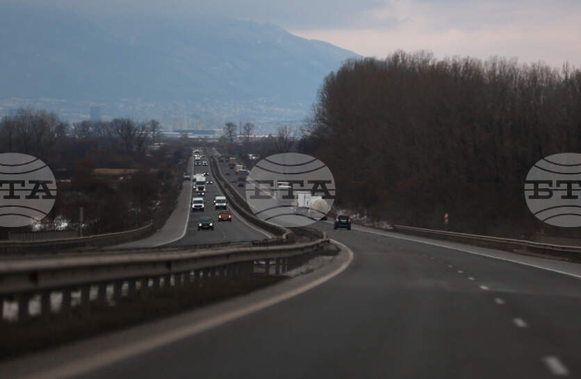 Движението по ремонтирания участък от магистрала „Хемус“, от село Яна до входа на София, ще бъде възстановено следобед