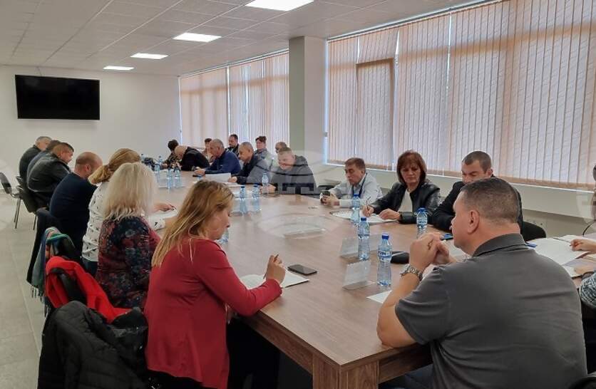 Общинските съветници в Оряхово промениха капиталовата програма на общината за тази година заради необходимостта от спешни ремонти