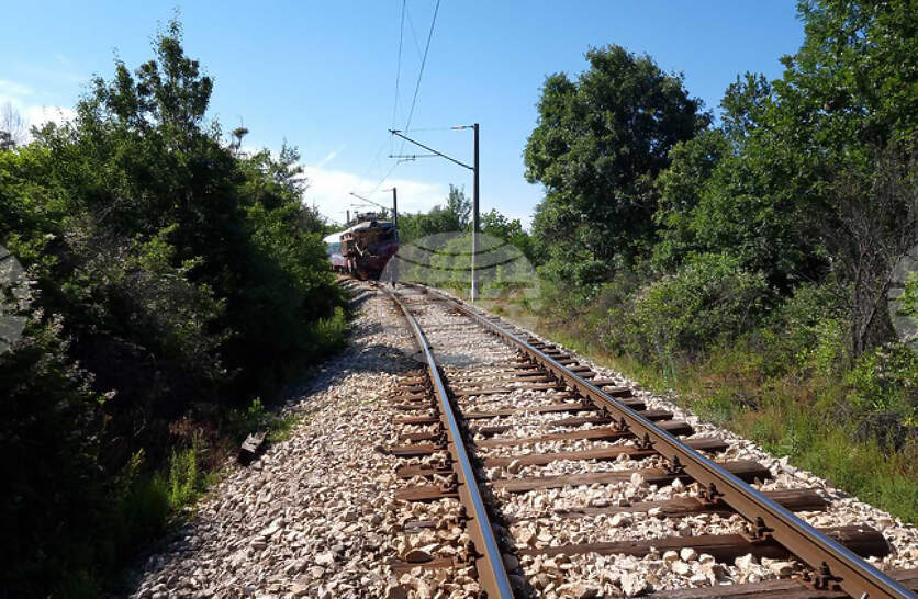 Мъж загина, след като бе блъснат от влак край Варна