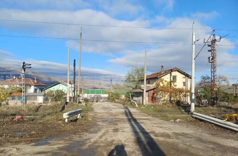 Жп прелезът, свързващ улиците