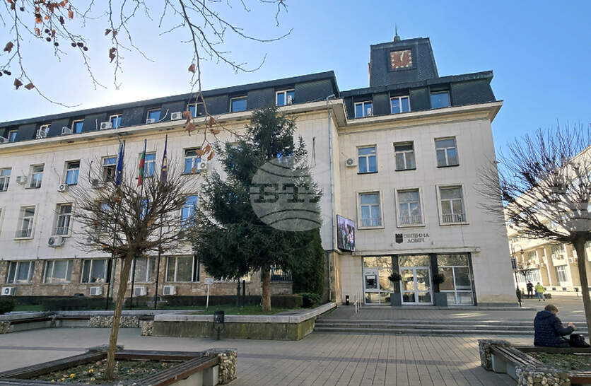 Кметът на Ловеч предлага нова бюджетна дейност за организация и поддръжка на спортните имоти в града