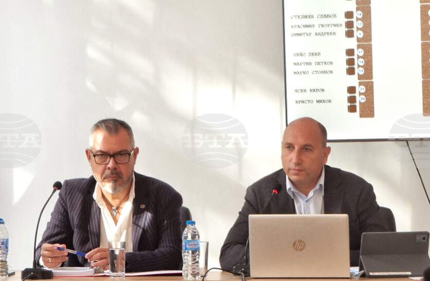 Изграждане на път за достъп на противопожарни автомобили и ремонт на спортен комплекс предвиждат два нови проекта на Община Тунджа