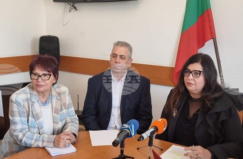 Затворници помагат при разчистването на дерета във Варненска област