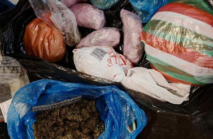 Повдигнаха обвинения срещу 36-годишен мъж за държане с цел разпространение на марихуана за над 36 хиляди лева