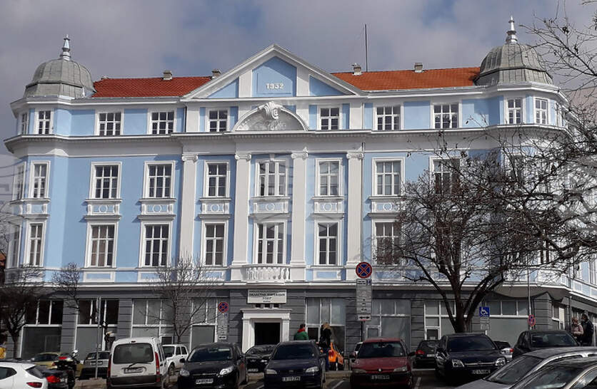 Полицията във Варна задържа трима мъже за участие в схема за имотни измами