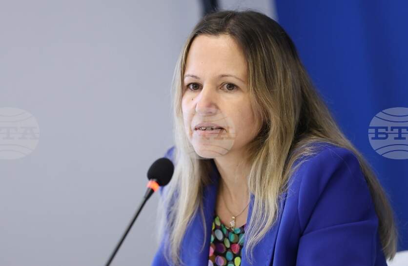 Четирима лекари и една медицинска сестра се търсят в Троян