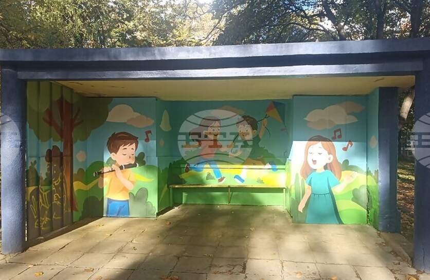 Осем автобусни спирки в Шумен се обновяват по пилотен проект, ако гражданите одобрят визията им, ще се работи и по останалите