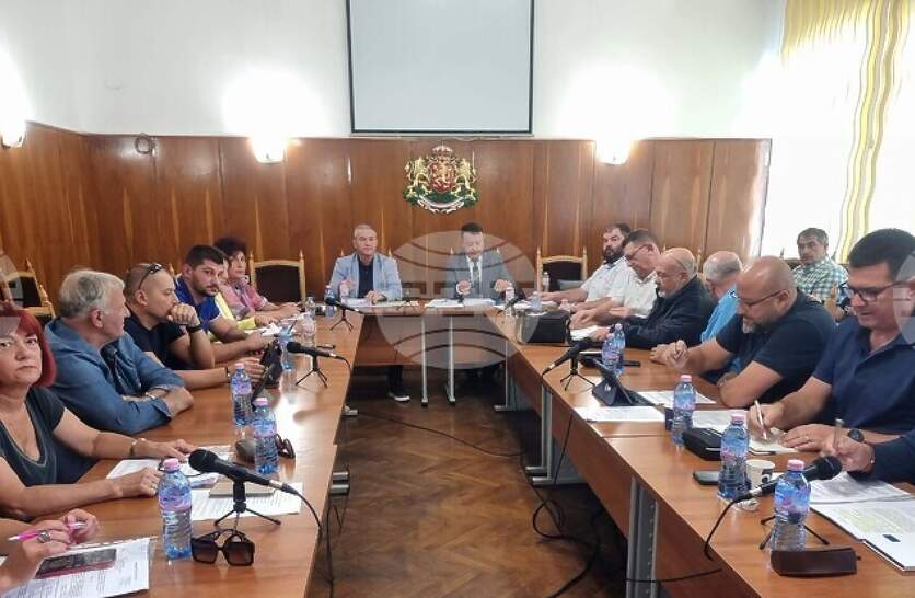 Кметът на Бяла иска одобрение от Общинския съвет да се кандидатства с проект за ремонт на градския стадион