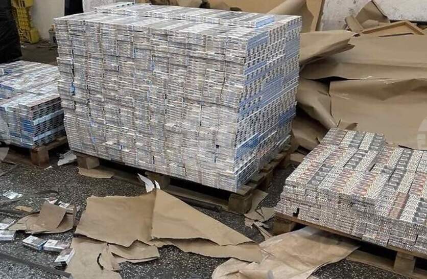 Задържани са 307 900 кутии цигари без бандерол на ГКПП „Капитан Андреево“, съобщиха от МВР