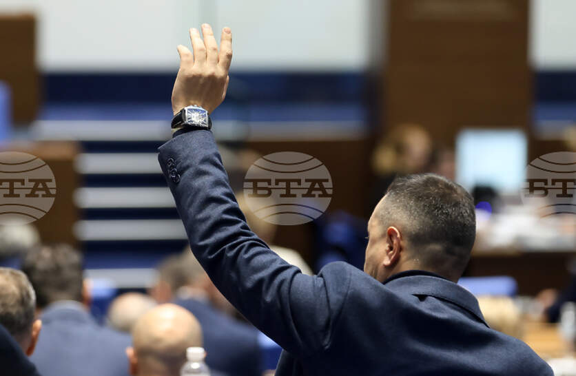 Парламентът отхвърли промените в Закона за лечебните заведения, очаква се заплащането на младите лекари да бъде уредено с бюджетните закони