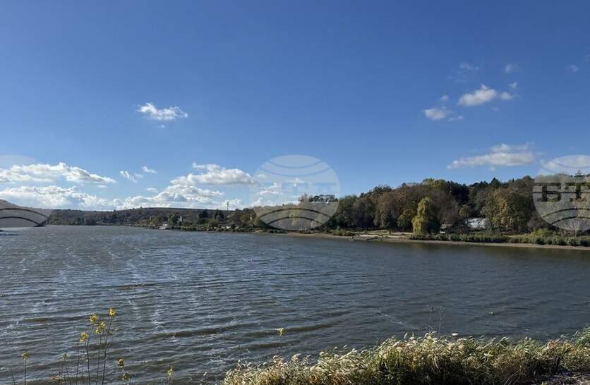 Денонощни патрули следят за незаконен риболов в язовира край русенското село Николово