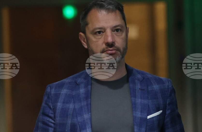 Временно ограничаване на износа на дизел и авиационно гориво предлагат от ГЕРБ, БСП, ИТН и