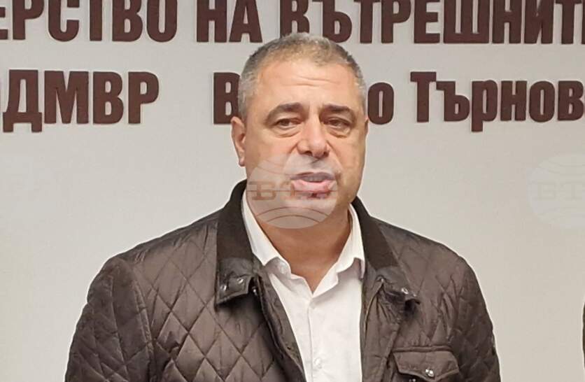 В област Велико Търново опорните пунктове на пътната мрежа се зареждат с необходимите за зимния сезон материали и техника