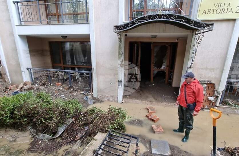В кметството в Свети Влас е получен сигнал за открито тяло на жена във в Елените