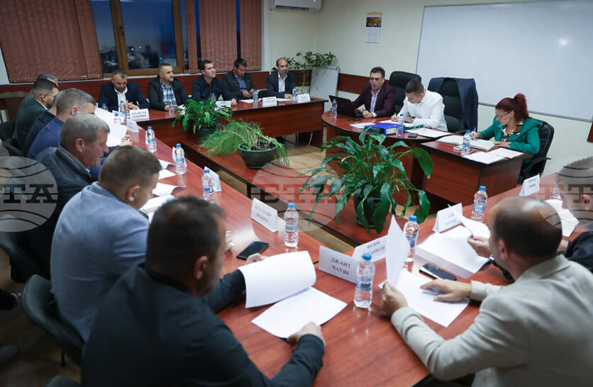 Общинският съвет в Гърмен одобри предложението стадионът в село Огняново да носи името на Георги Бумбаров